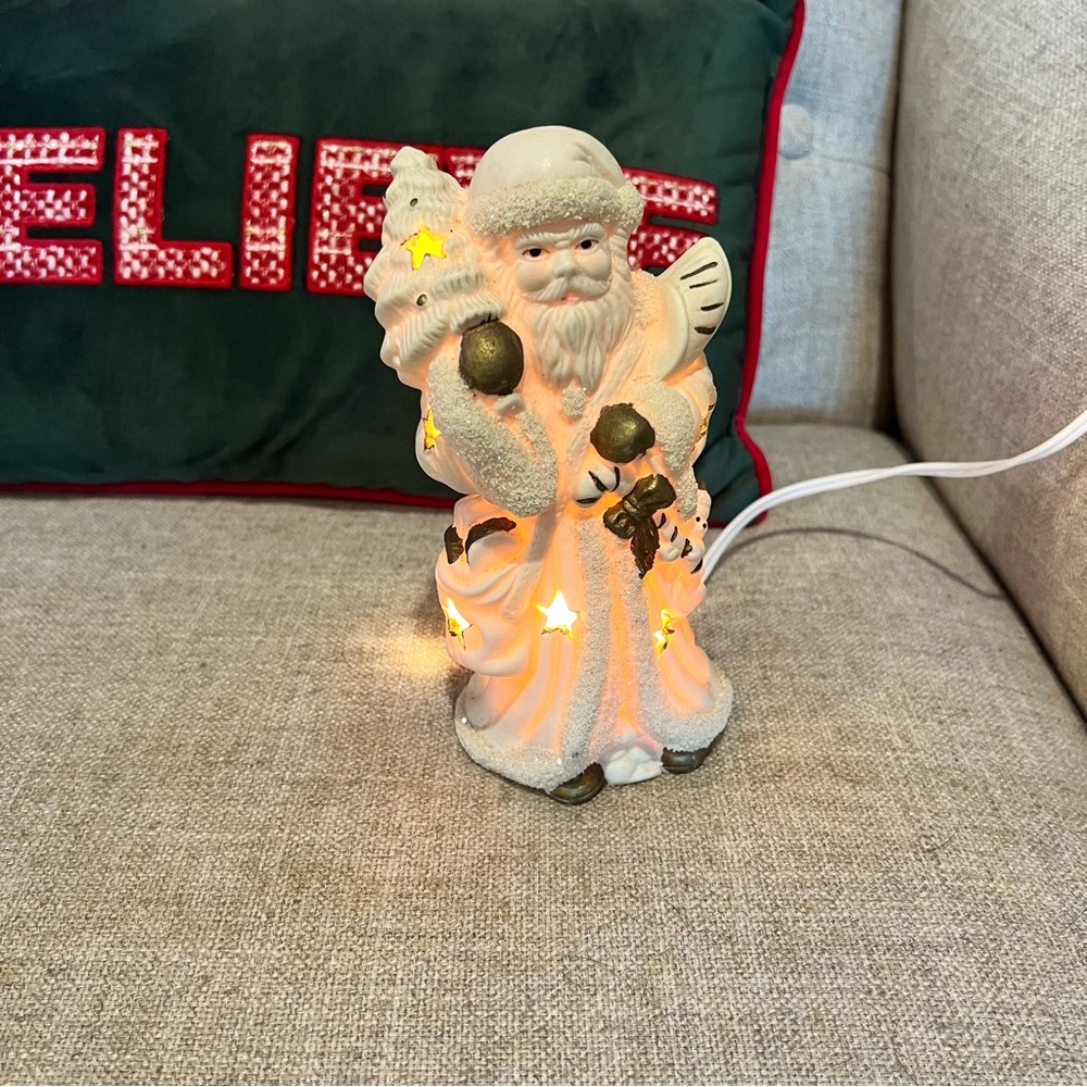 Vintage Illuminated Santa Claus Holiday Figurine